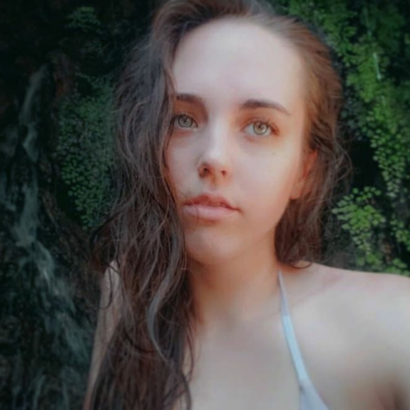 Meet your Posher, Casey - Picture 5 of 8